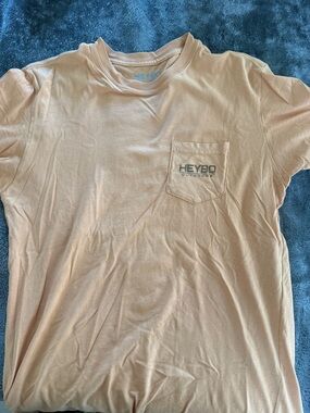Heybo Outdoors Men’s Short Sleeve Pocket Tee in Light Peach